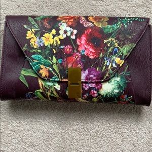 Elliot Lucca clutch